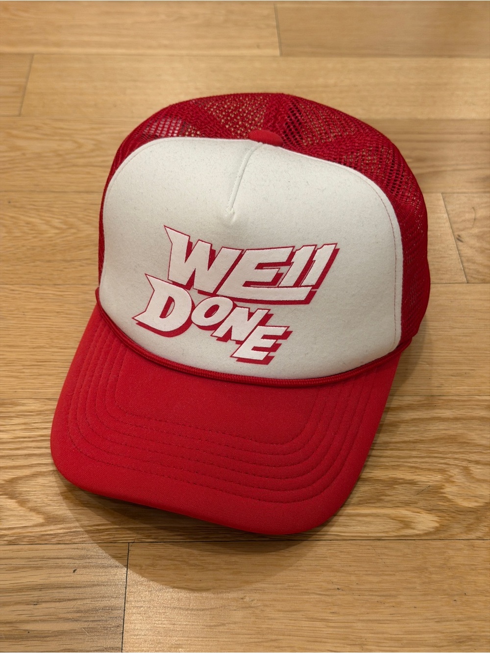 WE11DONE Red & White Mesh Basic Logo Cap